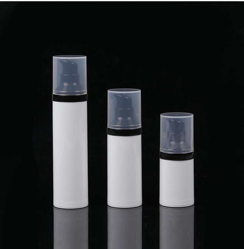 Bouteille sans air blanche de  - Essence Serum Toner avis et prix
